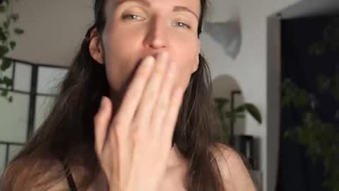 yulla dao online show from 12, 10, 2025