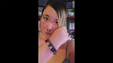 Yumi Sapphire online show from 1, 12, 2025