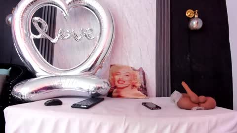 Snapshot of yummyduo chatting on 8, 5, 2026 Yummyduo online show from 8, 5, 2026
