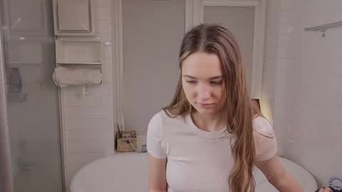 Snapshot of yummyemiily chatting on 18, 2, 2026 Emily online show from 18, 2, 2026