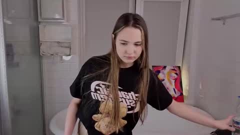 Snapshot of yummyemiily chatting on 24, 2, 2026 Emily online show from 24, 2, 2026