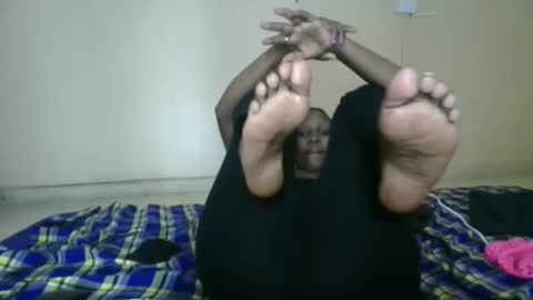 yummytitiess online show from 2, 12, 2025