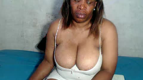 yummytittsxx online show from 15, 1, 2025