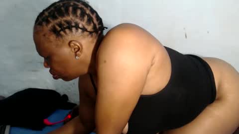 Snapshot of yummytittsxx chatting on 14, 3, 2026 yummytittsxx online show from 14, 3, 2026