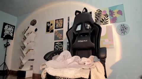 paola online show from 23, 11, 2025