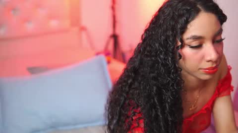 Yuyi Cam online show from 29, 10, 2025