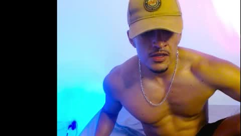 Snapshot of yvan_latin chatting on 1, 11, 2025 yvan_latin online show from 1, 11, 2025