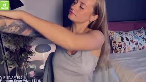 Snapshot of yvie_ chatting on 15, 1, 2025 The Queen Bitch of the United Kingdom online show from 15, 1, 2025