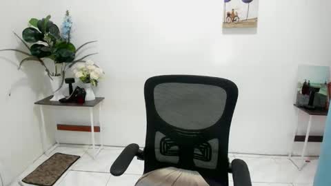 Yvonne online show from 27, 2, 2026