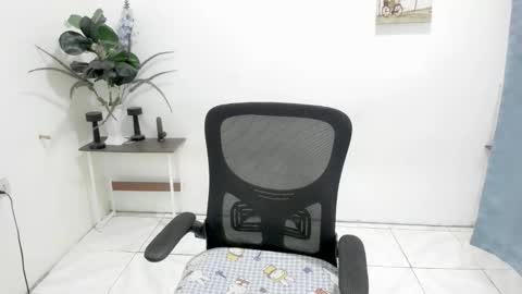 Yvonne online show from 23, 5, 2026