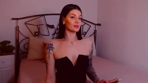 Snapshot of yvonneeverlee chatting on 17, 1, 2026 I V Y online show from 17, 1, 2026