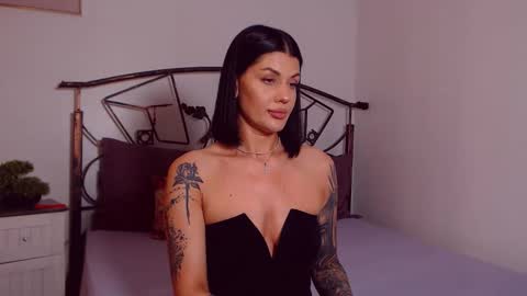 Snapshot of yvonneeverlee chatting on 29, 5, 2026 I V Y online show from 29, 5, 2026