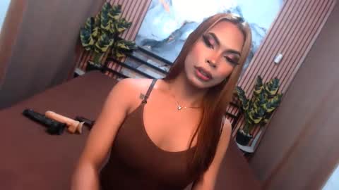 yvonnellvs online show from 30, 3, 2026