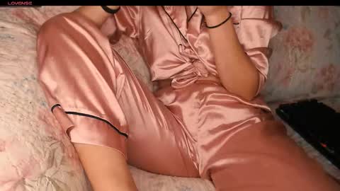 Snapshot of yzza_suave chatting on 11, 11, 2025 yzza_suave online show from 11, 11, 2025