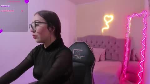 Snapshot of zaafira_tay chatting on 6, 2, 2026 zaafira_tay online show from 6, 2, 2026