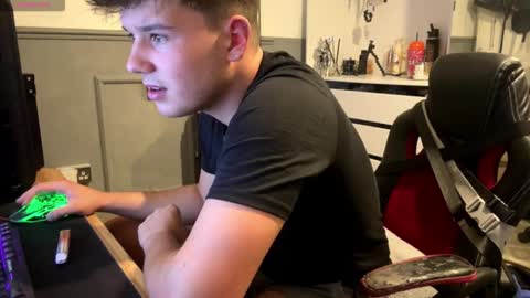 Snapshot of zachbritboy chatting on 17, 9, 2025 Zachbritboy online show from 17, 9, 2025