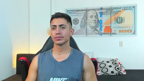 zachpri20 online show from 18, 12, 2024