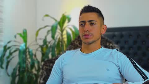 zachpri20 online show from 11, 10, 2025