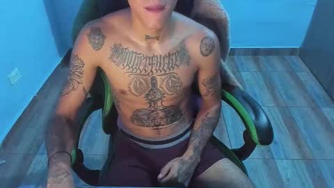 Snapshot of zafirocum chatting on 26, 11, 2025 BiG Zafiro online show from 26, 11, 2025