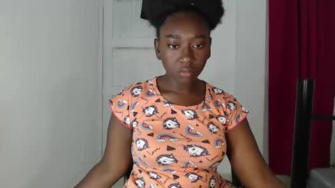 Snapshot of zahhysims chatting on 2, 2, 2025 zahhy online show from 2, 2, 2025