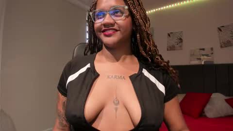 Snapshot of zahra_rose chatting on 3, 3, 2025 zahra_rose online show from 3, 3, 2025