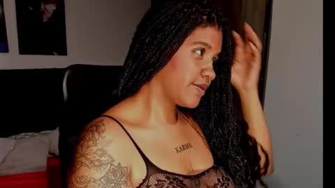 Snapshot of zahra_rose chatting on 16, 10, 2025 zahra_rose online show from 16, 10, 2025