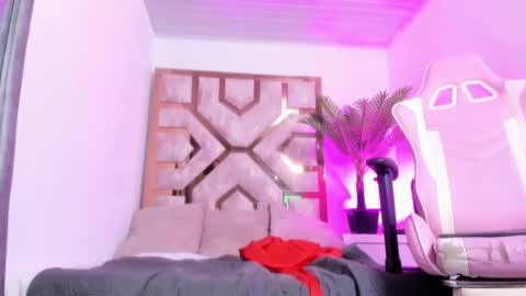 zamira_taylor online show from 25, 2, 2025