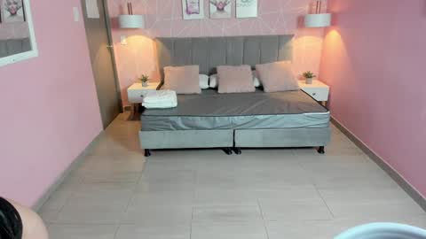 Zara Sweet  online show from 17, 1, 2025