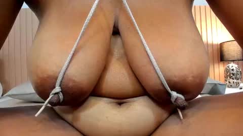 Snapshot of zara_lopez chatting on 12, 9, 2025 zara lopez online show from 12, 9, 2025