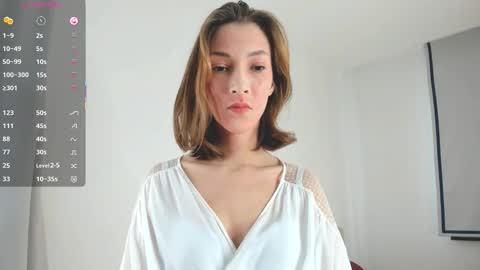 Snapshot of zara_shine chatting on 10, 9, 2025 Criss online show from 10, 9, 2025
