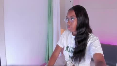 Snapshot of zaraprescott chatting on 25, 4, 2026 SARA online show from 25, 4, 2026