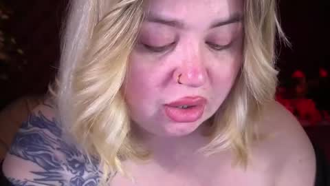Snapshot of zarareign_ chatting on 30, 4, 2026 Lola online show from 30, 4, 2026