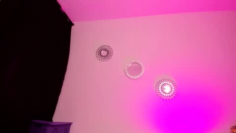 Zaritha Li online show from 5, 11, 2025