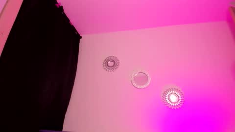 Zaritha Li online show from 12, 11, 2025