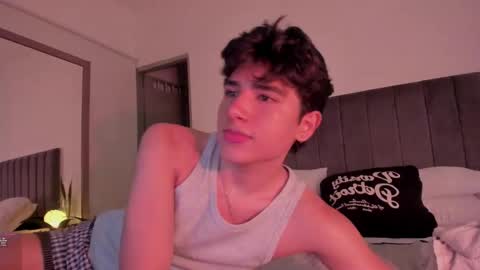 Snapshot of zayotto chatting on 25, 2, 2026 Hii im Zay. I save money for education. PVT Open. online show from 25, 2, 2026