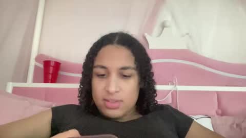 ZAZA ZARIAA online show from 27, 5, 2026