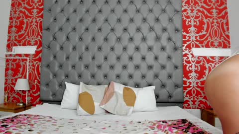 Snapshot of zean_lee chatting on 1, 2, 2025 Karolyne online show from 1, 2, 2025