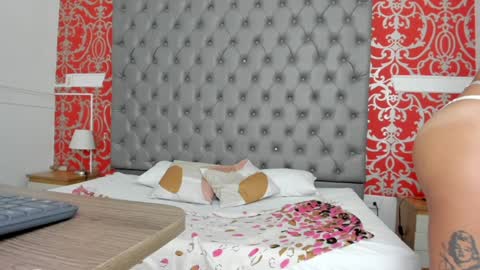 Snapshot of zean_lee chatting on 4, 2, 2025 Karolyne online show from 4, 2, 2025