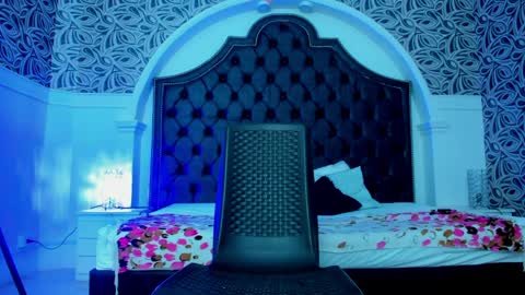 Karolyne online show from 9, 4, 2026