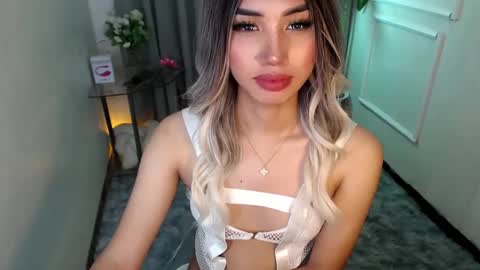 zelainalovetocum online show from 6, 2, 2025