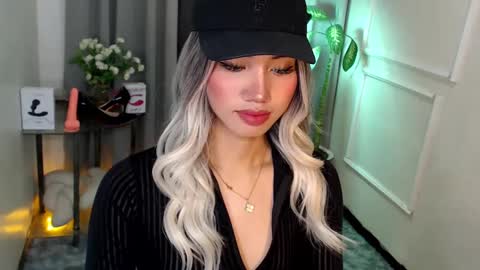 zelainalovetocum online show from 11, 3, 2025