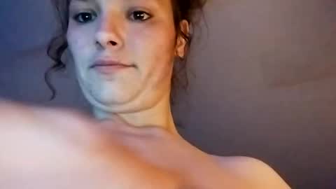 Snapshot of zellelajay2009 chatting on 26, 2, 2025 KENDAL Kaylee online show from 26, 2, 2025