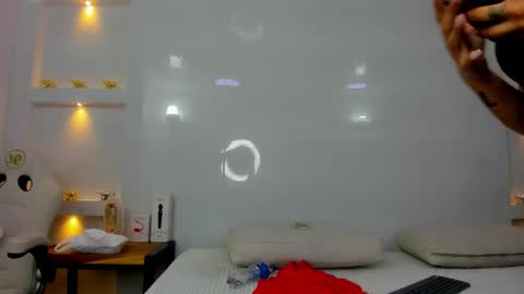 Zenda Evans online show from 22, 12, 2025