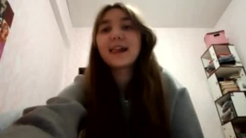 zeniabrossoit online show from 13, 4, 2026