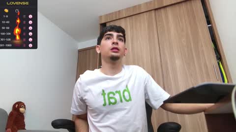 Snapshot of zenn_rush chatting on 18, 12, 2024 Zenn online show from 18, 12, 2024