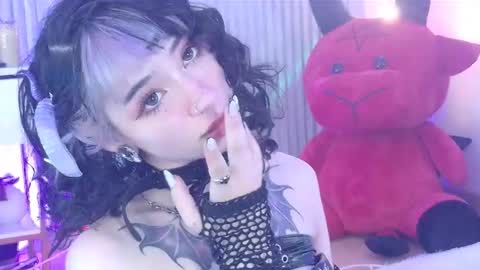    online show from 25, 11, 2025