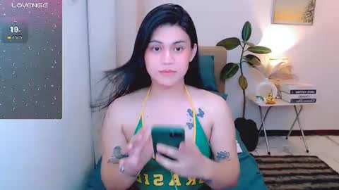 Snapshot of zephyraaaaa chatting on 26, 6, 2026 zephyraaaaa online show from 26, 6, 2026