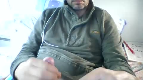 Snapshot of zeus00811 chatting on 8, 3, 2025 zeus online show from 8, 3, 2025