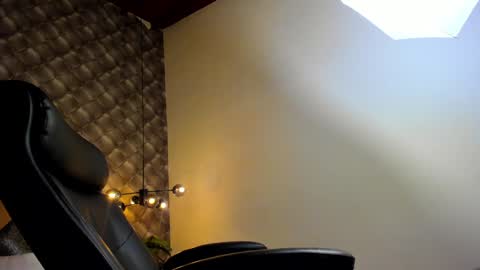 zeus online show from 2, 1, 2025