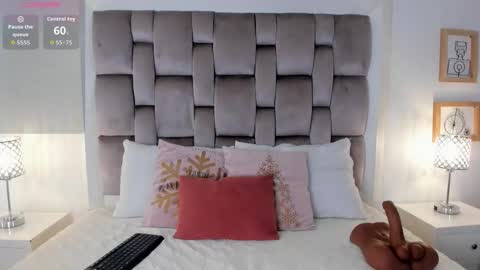 zharia_lux25 online show from 19, 3, 2026